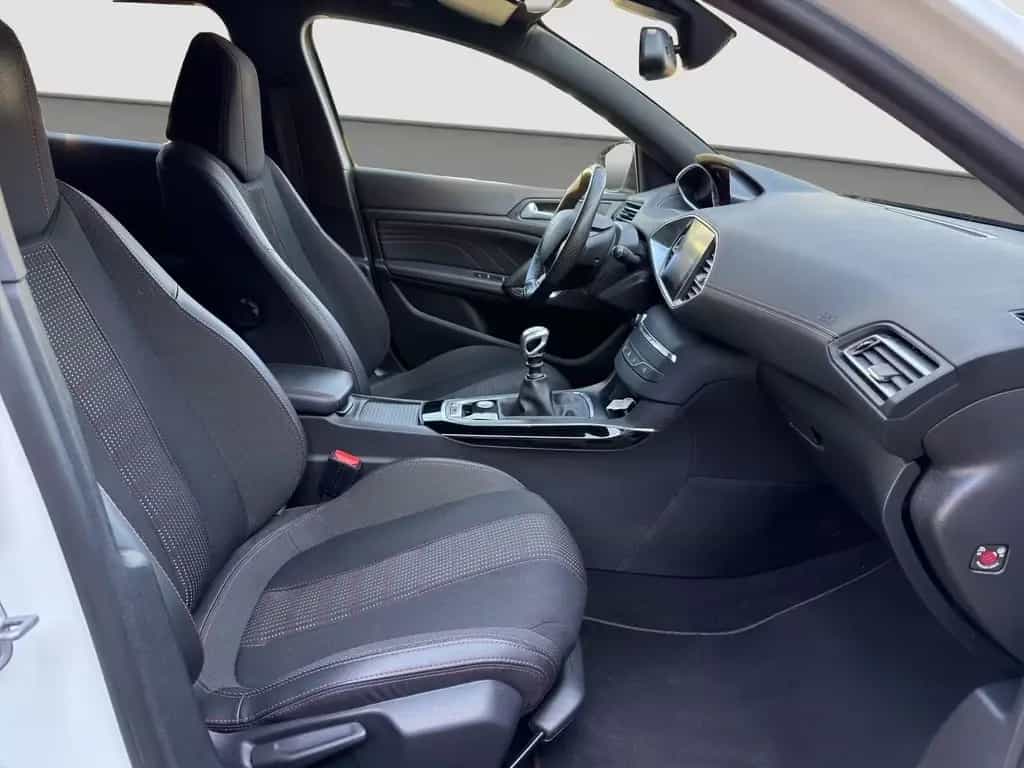 Peugeot 308 GT - LINE Navi LED Sportsitze R-Cam PDC v+h 09/2018-photo-11