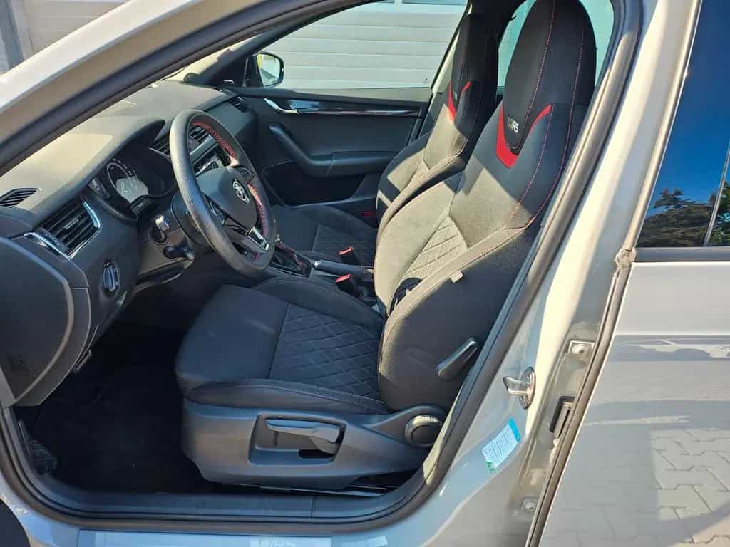 Skoda Octavia Combi RS 03/2018-photo-15