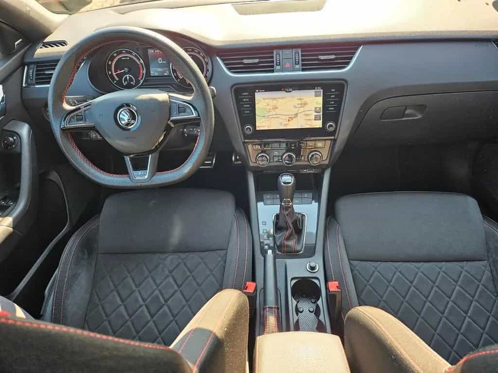 Skoda Octavia Combi RS 03/2018-photo-16