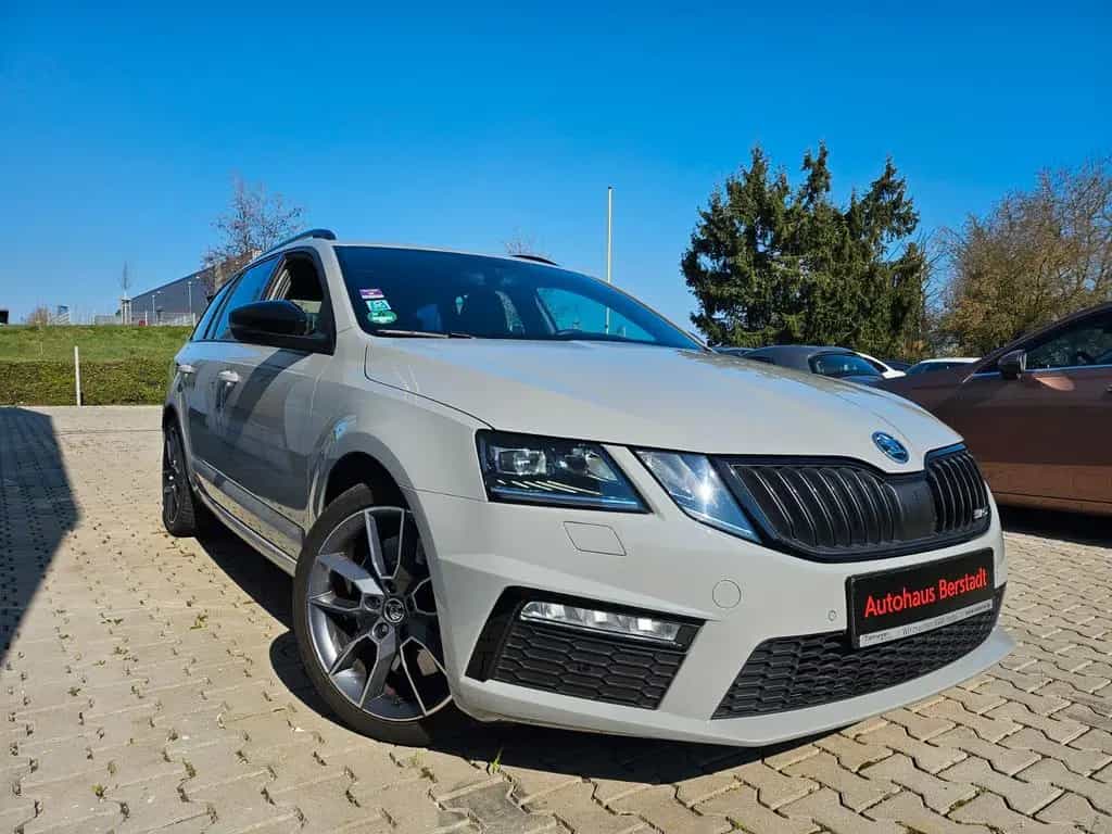 Skoda Octavia Combi RS 03/2018-photo-2