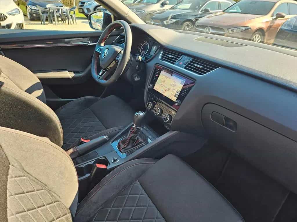 Skoda Octavia Combi RS 03/2018-photo-20