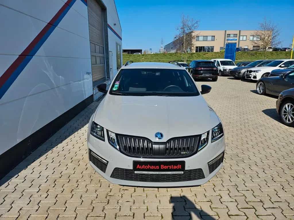 Skoda Octavia Combi RS 03/2018-photo-22