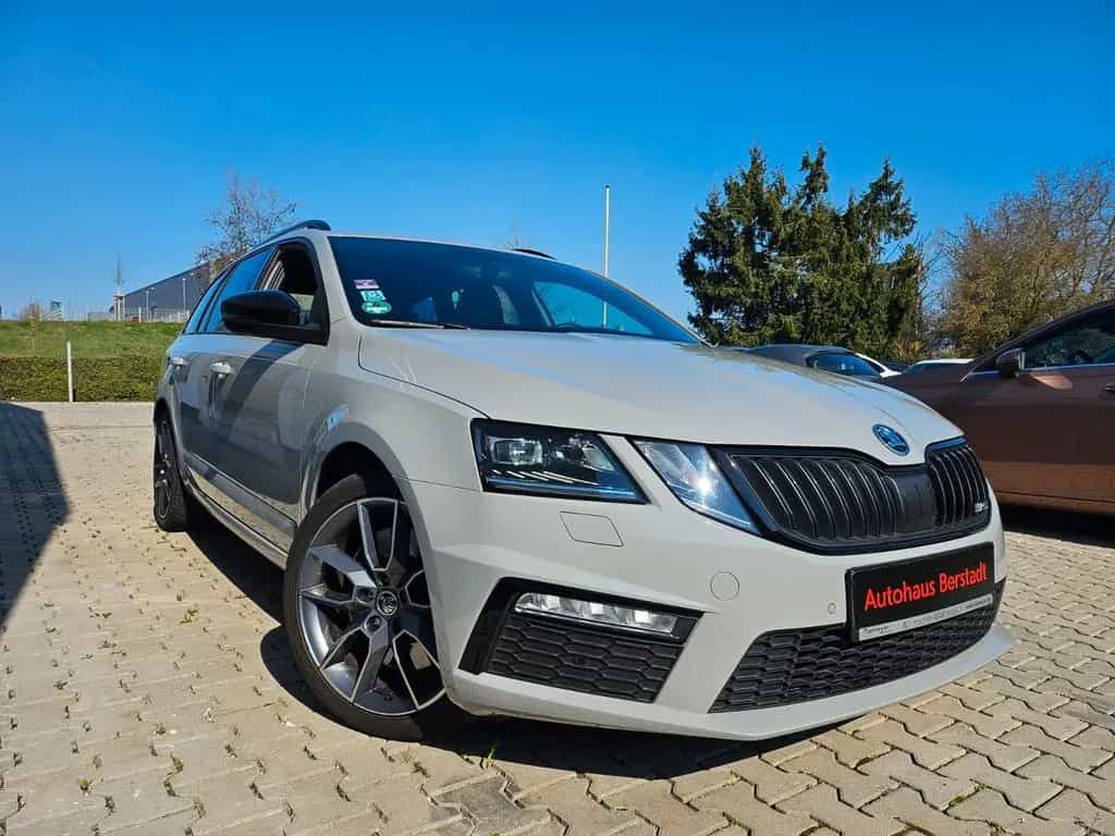 Skoda Octavia Combi RS 03/2018-photo-23