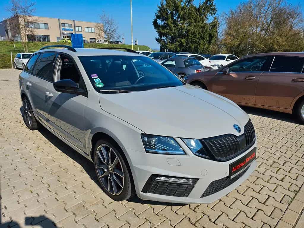Skoda Octavia Combi RS 03/2018-photo-24