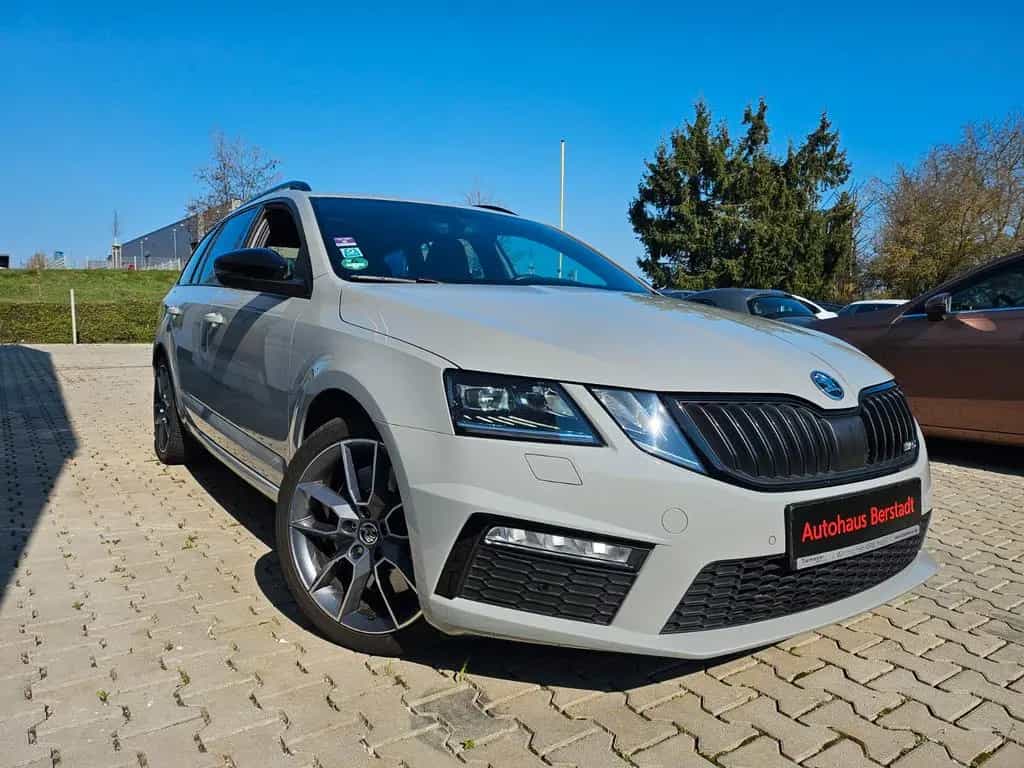 Skoda Octavia Combi RS 03/2018-photo-27