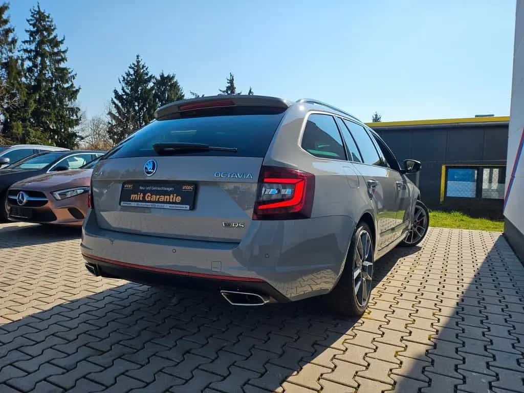Skoda Octavia Combi RS 03/2018-photo-29