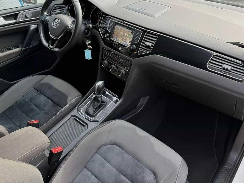 Volkswagen Golf Sportsvan VII Highline1.4TSi.Bi-Xenon,Autom 11/2015-photo-33