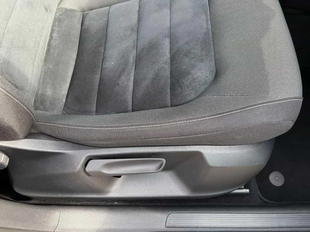 Volkswagen Golf Sportsvan VII Highline1.4TSi.Bi-Xenon,Autom 11/2015-photo-35