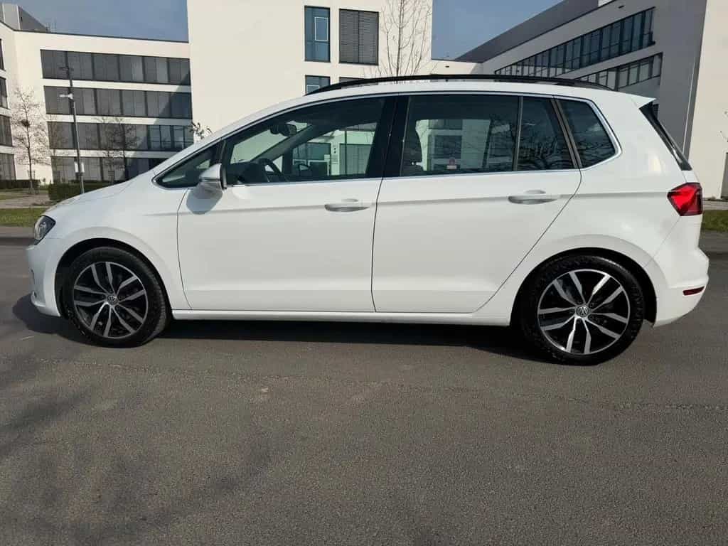 Volkswagen Golf Sportsvan VII Highline1.4TSi.Bi-Xenon,Autom 11/2015-photo-4