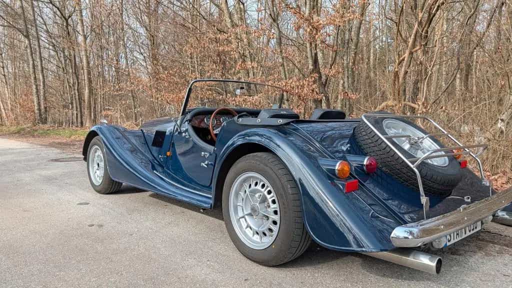 Morgan Plus 8 in traumhaften Dark Blue 05/1995-photo-0