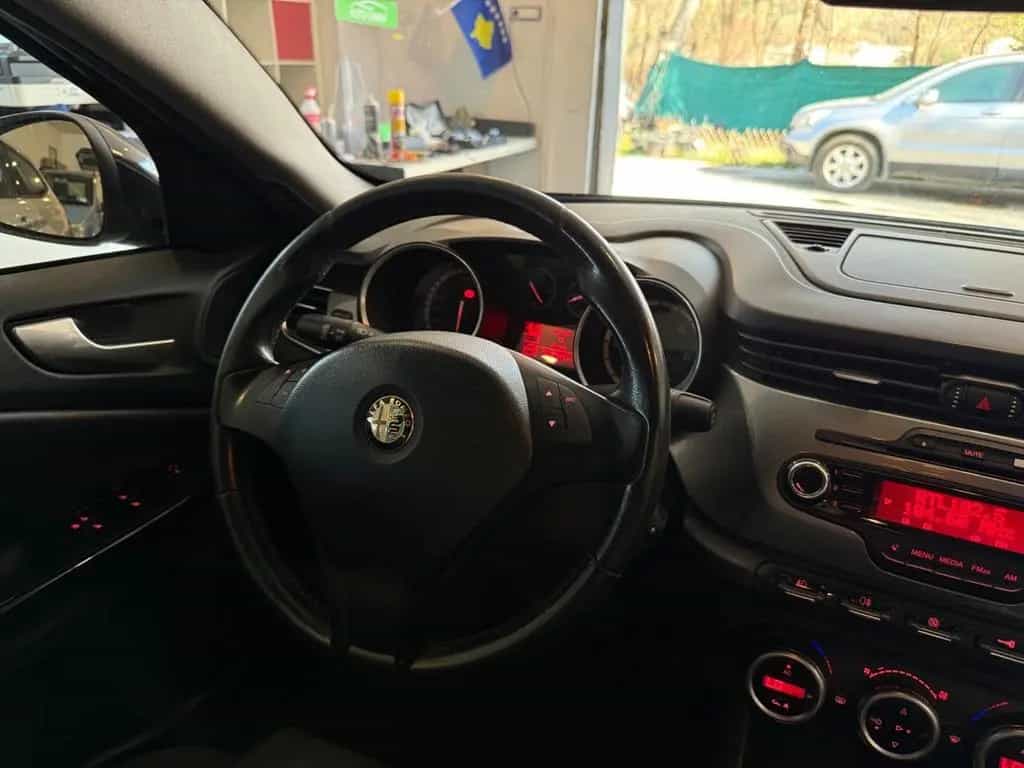 Alfa Romeo Giulietta 2.0 JTDm 2013 03/2013-photo-10