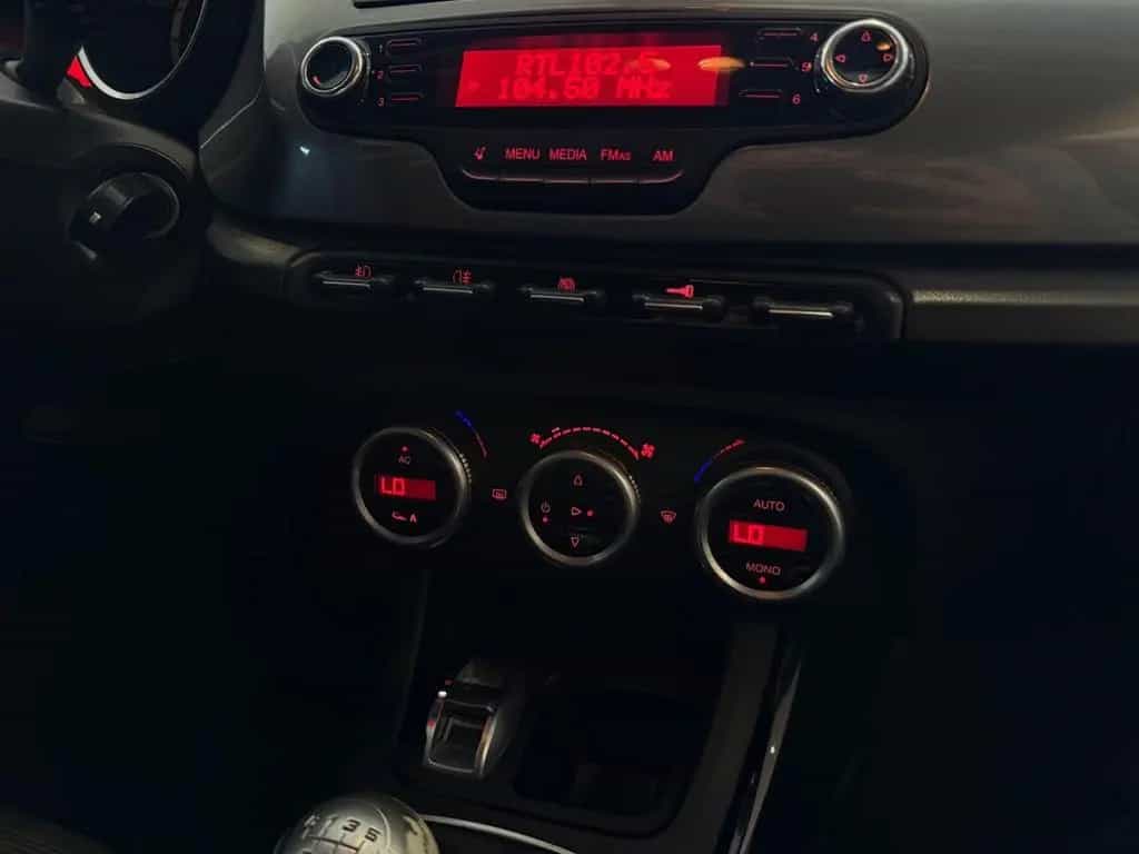 Alfa Romeo Giulietta 2.0 JTDm 2013 03/2013-photo-8