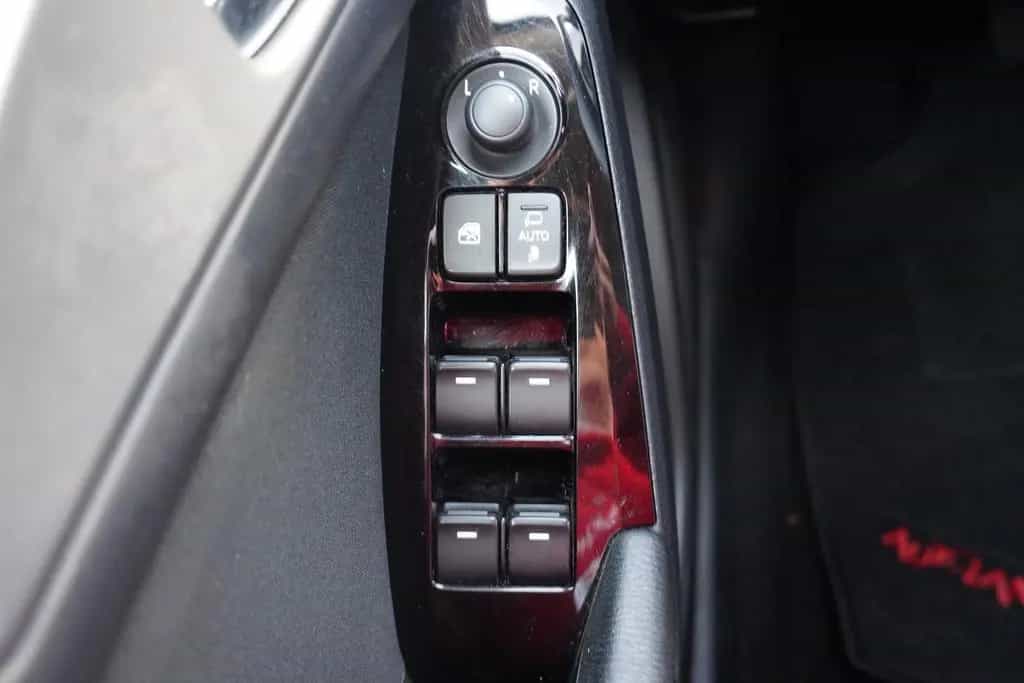 Mazda 3 2.0 Xenon Tempomat Sitzheizung DAB AHK PDC 11/2017-photo-15