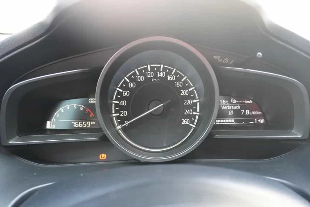 Mazda 3 2.0 Xenon Tempomat Sitzheizung DAB AHK PDC 11/2017-photo-17