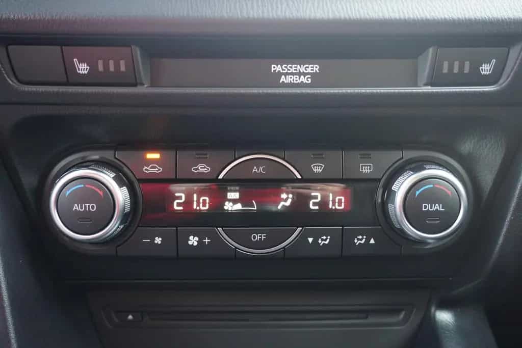 Mazda 3 2.0 Xenon Tempomat Sitzheizung DAB AHK PDC 11/2017-photo-24