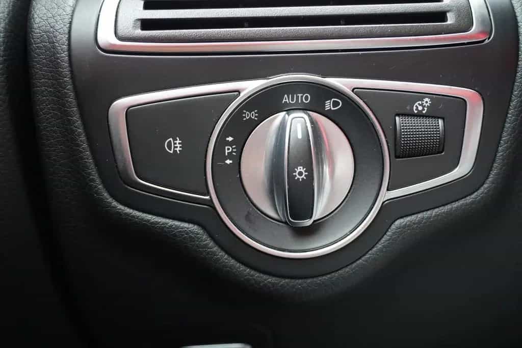 Mercedes-Benz C-Class Avantgarde 4Matic LED Navi Totwinkel PDC 02/2018-photo-25
