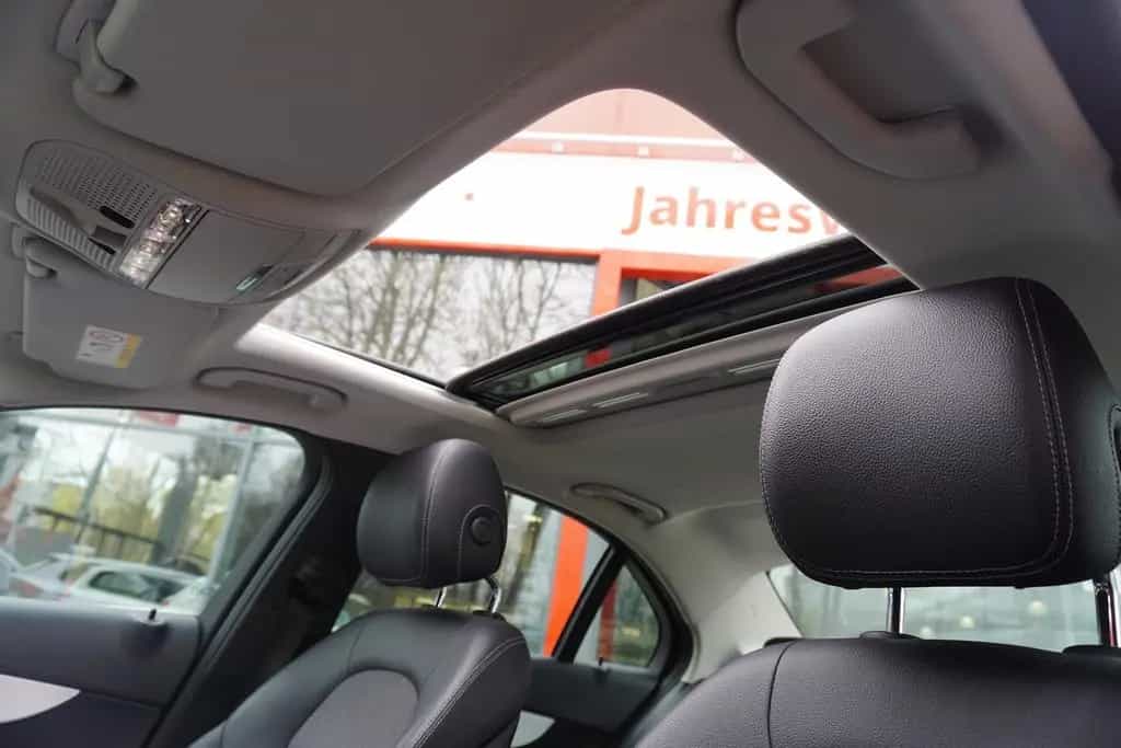 Mercedes-Benz C-Class Avantgarde 4Matic LED Navi Totwinkel PDC 02/2018-photo-9