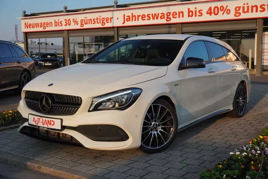 Mercedes-Benz CLA 180 Shooting Brake AMG Line LED Standheizung 06/2017-photo-1