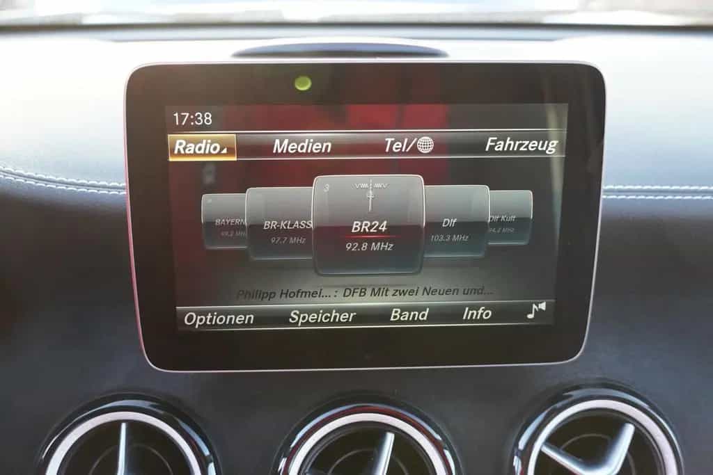 Mercedes-Benz CLA 180 Shooting Brake AMG Line LED Standheizung 06/2017-photo-11