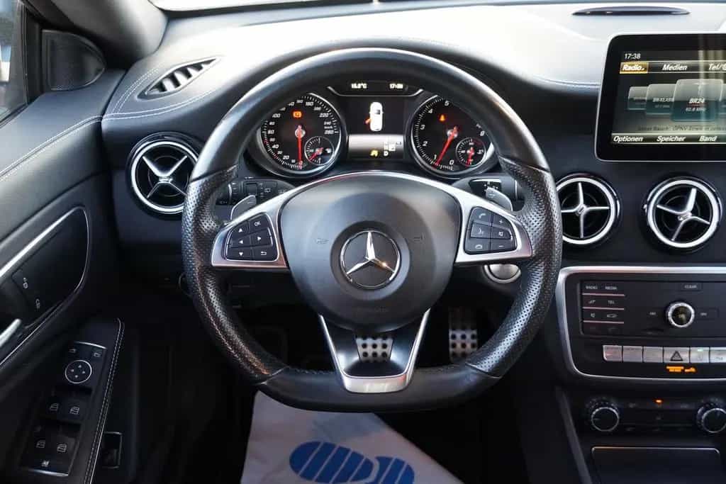 Mercedes-Benz CLA 180 Shooting Brake AMG Line LED Standheizung 06/2017-photo-16