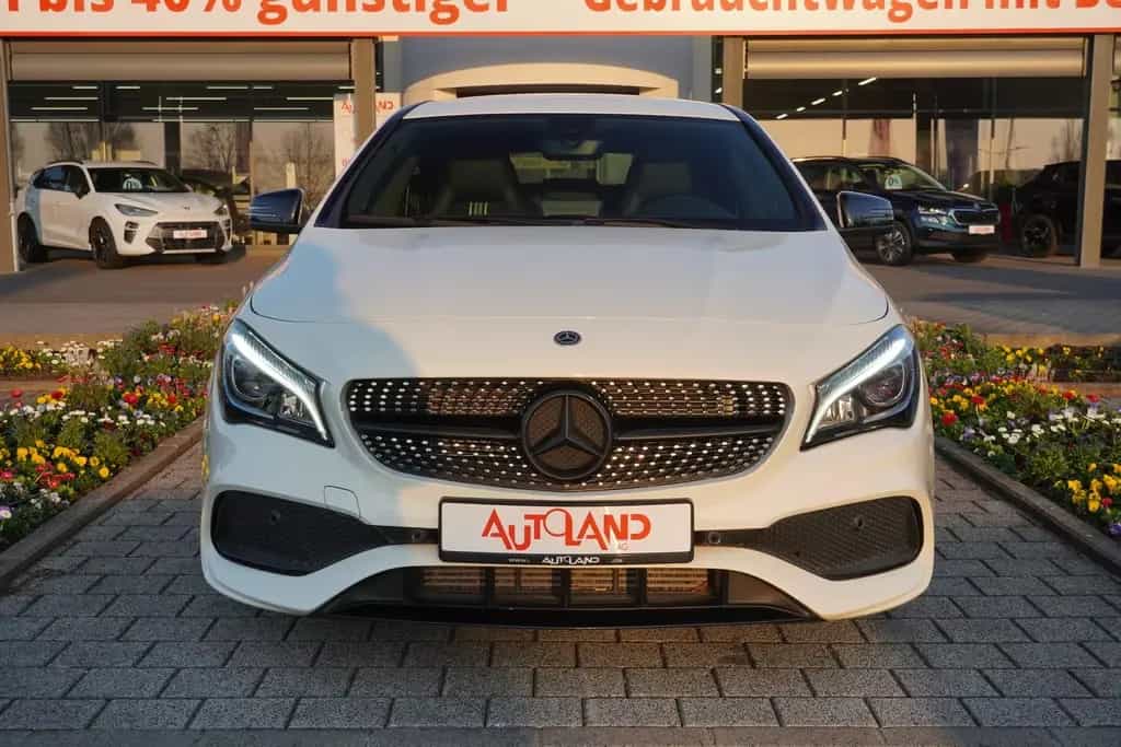 Mercedes-Benz CLA 180 Shooting Brake AMG Line LED Standheizung 06/2017-photo-2
