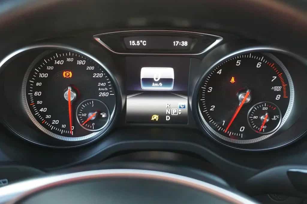 Mercedes-Benz CLA 180 Shooting Brake AMG Line LED Standheizung 06/2017-photo-21