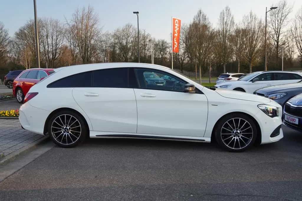 Mercedes-Benz CLA 180 Shooting Brake AMG Line LED Standheizung 06/2017-photo-4