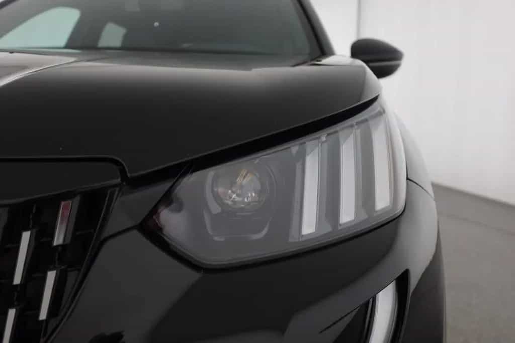 Peugeot 2008 GT PureTech 130 Aut. LED Navi Kamera 01/2023-photo-28