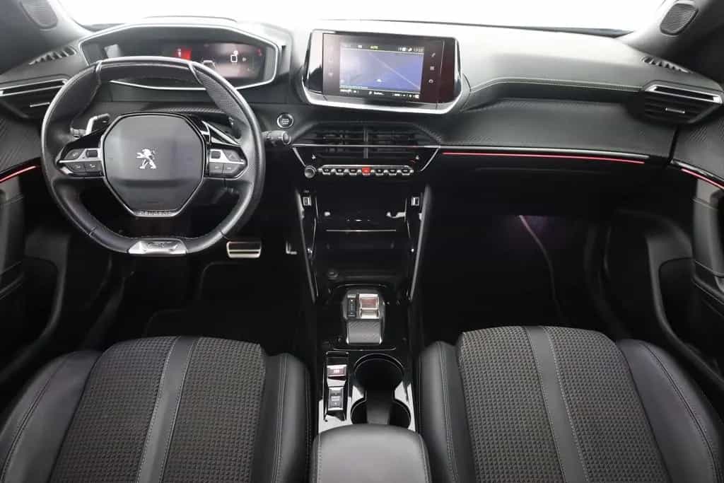 Peugeot 2008 GT PureTech 130 Aut. LED Navi Kamera 01/2023-photo-8