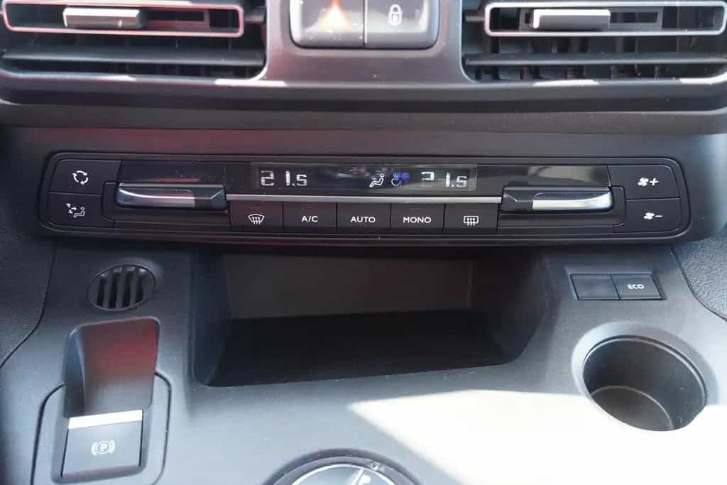 Citroën Berlingo 1.2 12V e-THP Feel XL 12/2020-photo-11