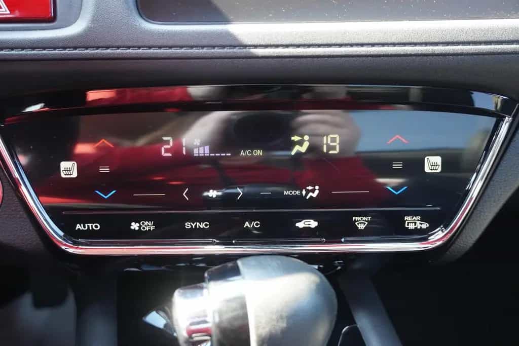 Honda HR-V 1.5 Executive Klimaaut. Navi DAB Tempomat 01/2018-photo-14