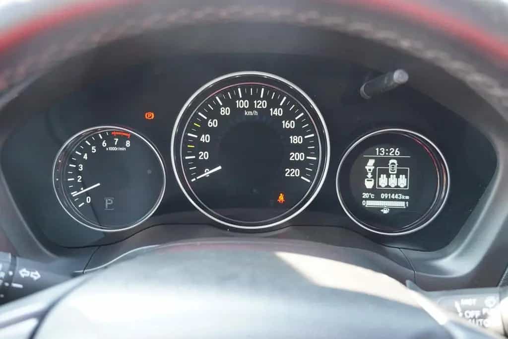 Honda HR-V 1.5 Executive Klimaaut. Navi DAB Tempomat 01/2018-photo-24