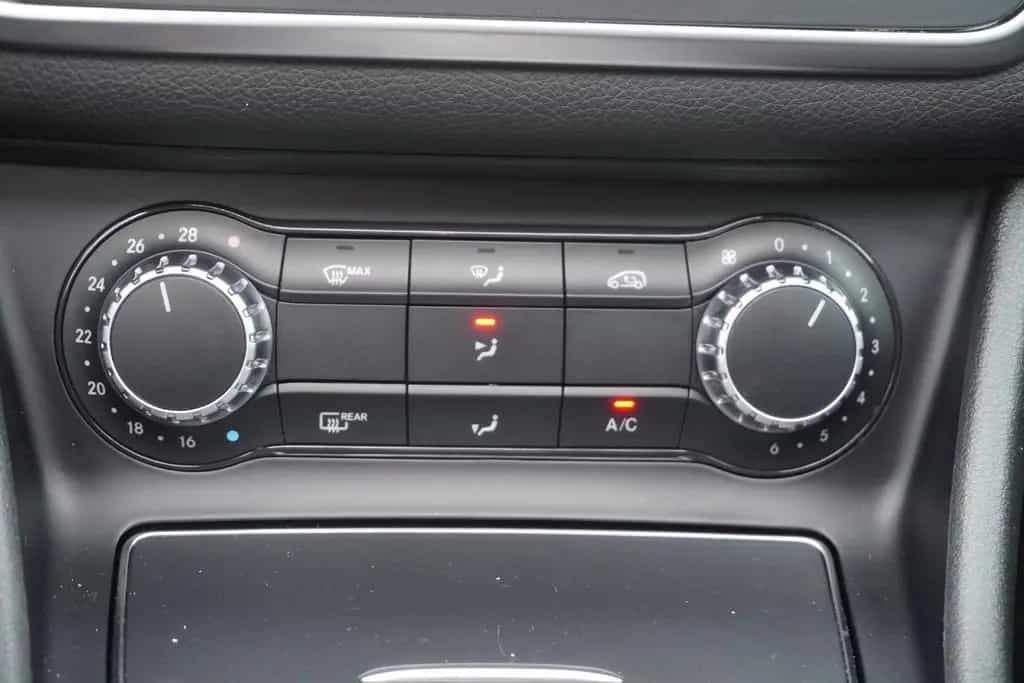 Mercedes-Benz CLA-Class 250 AMG Line LED Navi Panorama Teilleder PDC 01/2017-photo-16