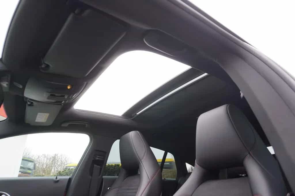 Mercedes-Benz CLA-Class 250 AMG Line LED Navi Panorama Teilleder PDC 01/2017-photo-27