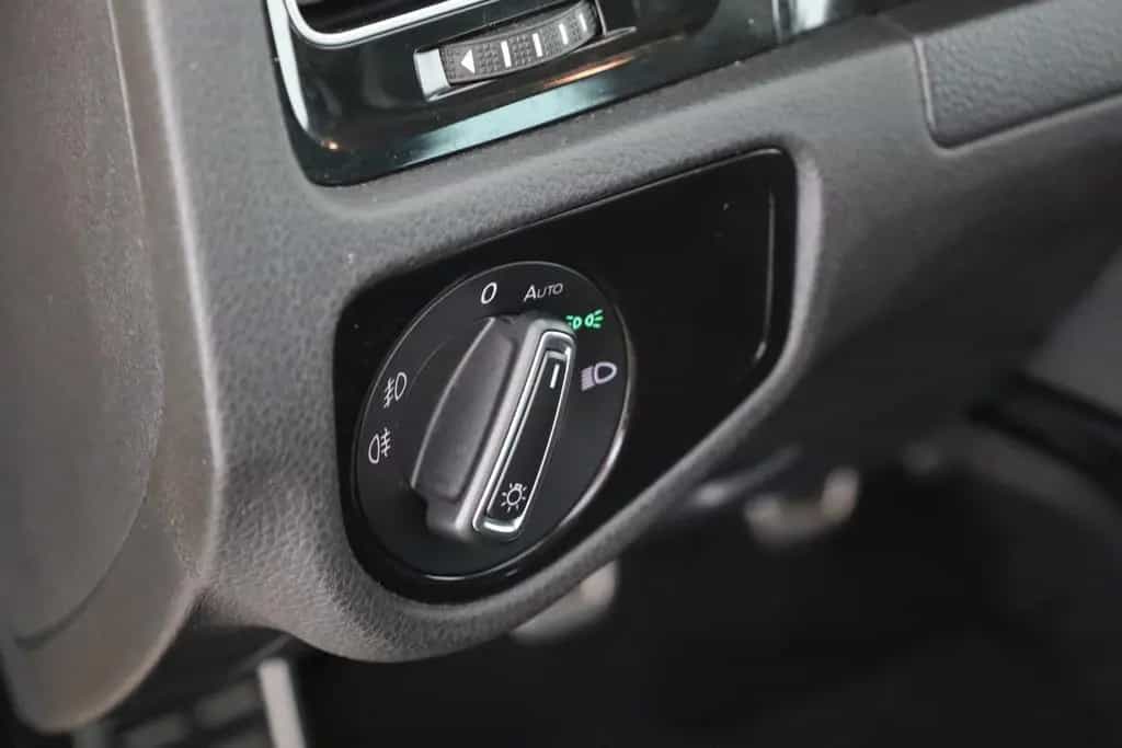 Volkswagen Golf VII 1.0 TSI Join Navi Sitzheizung PDC USB 10/2018-photo-19