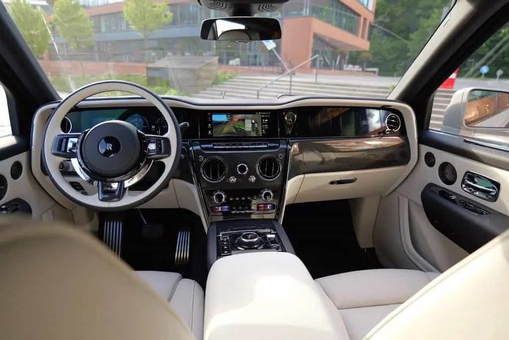 Rolls-Royce Cullinan Cullian Black Badge 4 Seats I Starlight I TV I M 03/2026-photo-12