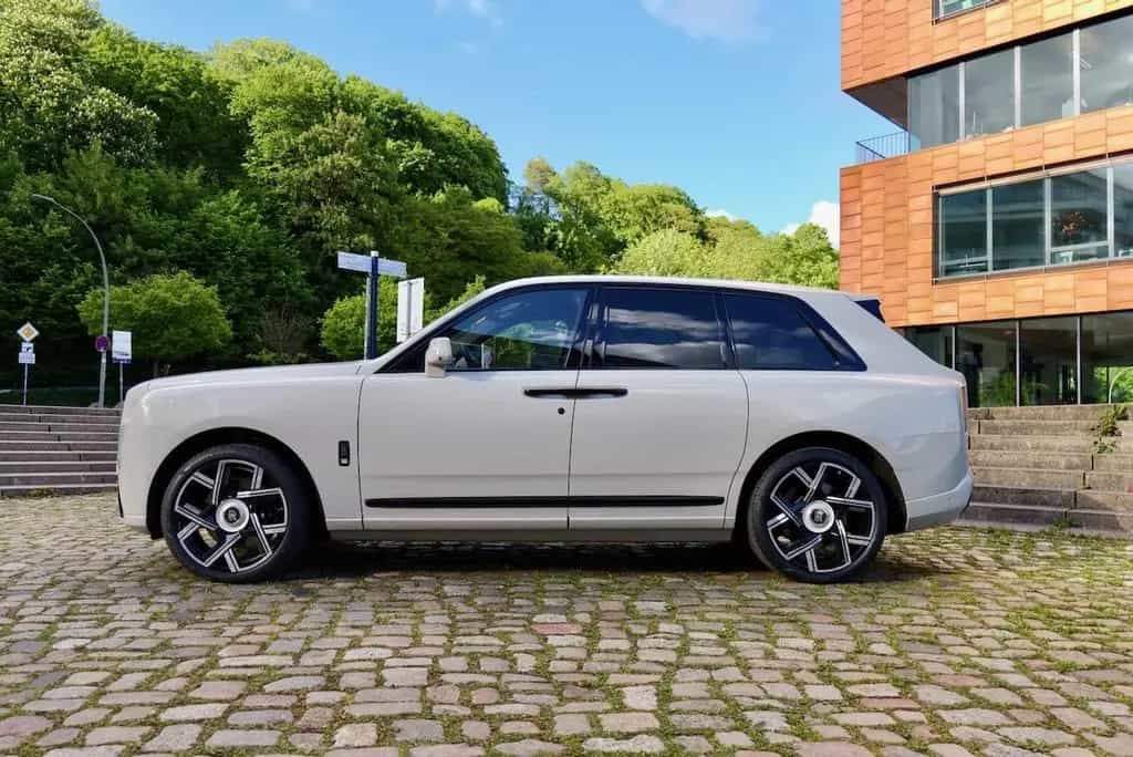 Rolls-Royce Cullinan Cullian Black Badge 4 Seats I Starlight I TV I M 03/2026-photo-27