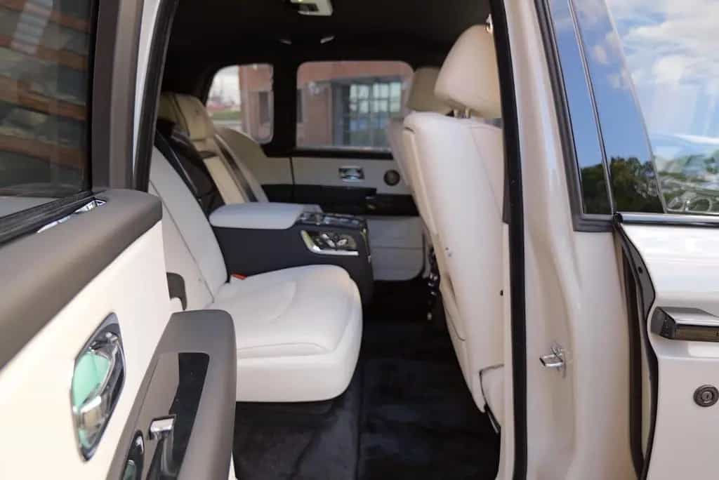 Rolls-Royce Cullinan Cullian Black Badge 4 Seats I Starlight I TV I M 03/2026-photo-31