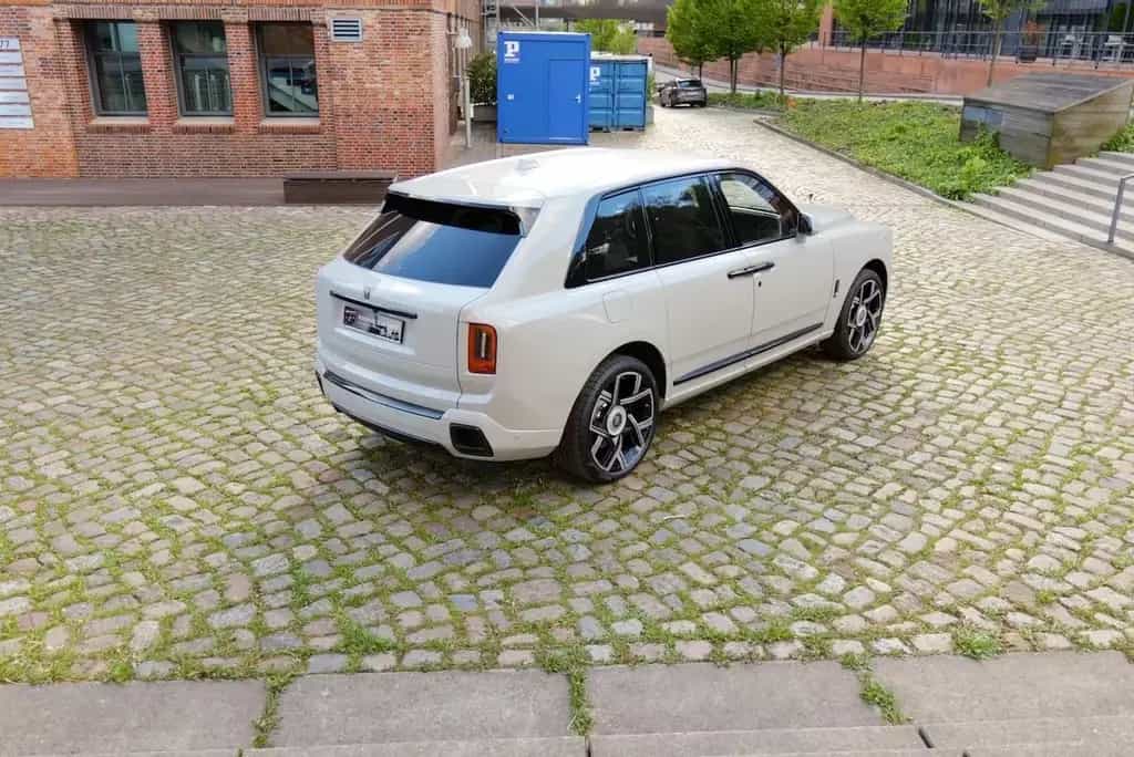 Rolls-Royce Cullinan Cullian Black Badge 4 Seats I Starlight I TV I M 03/2026-photo-5