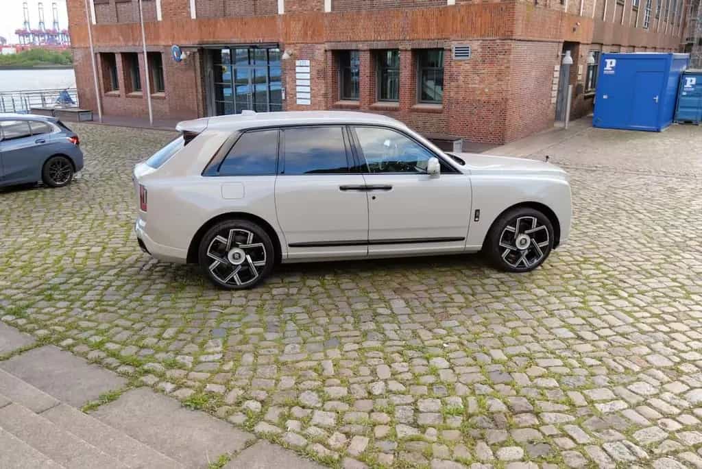 Rolls-Royce Cullinan Cullian Black Badge 4 Seats I Starlight I TV I M 03/2026-photo-6