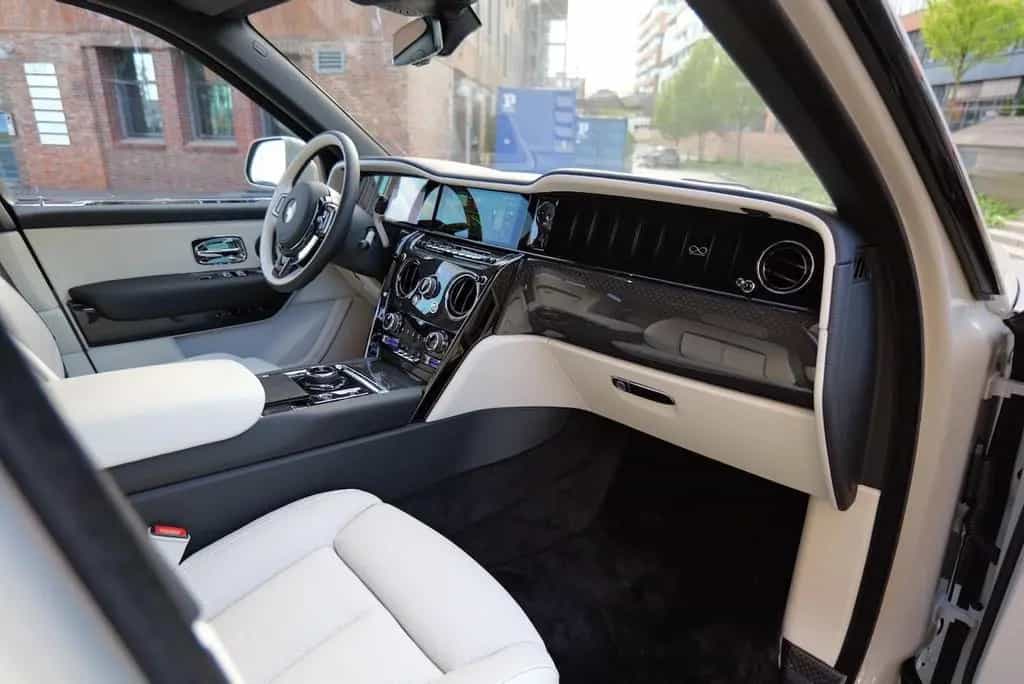 Rolls-Royce Cullinan Cullian Black Badge 4 Seats I Starlight I TV I M 03/2026-photo-8