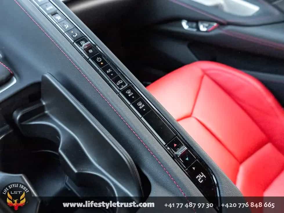 Corvette C8 Coupe 6.2V8  - 2024 -  € 65.900 T1 03/2024-photo-19