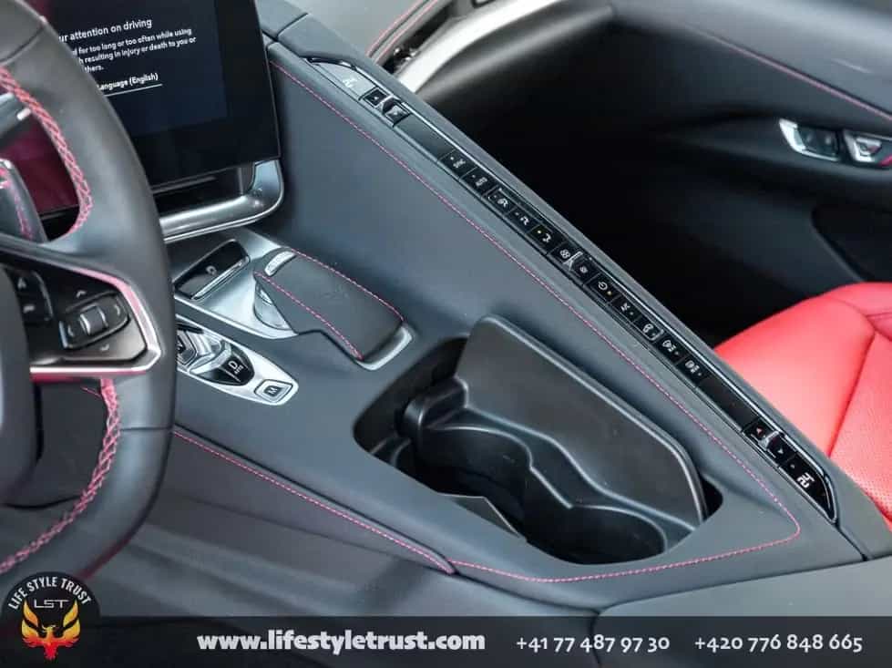 Corvette C8 Coupe 6.2V8  - 2024 -  € 65.900 T1 03/2024-photo-24