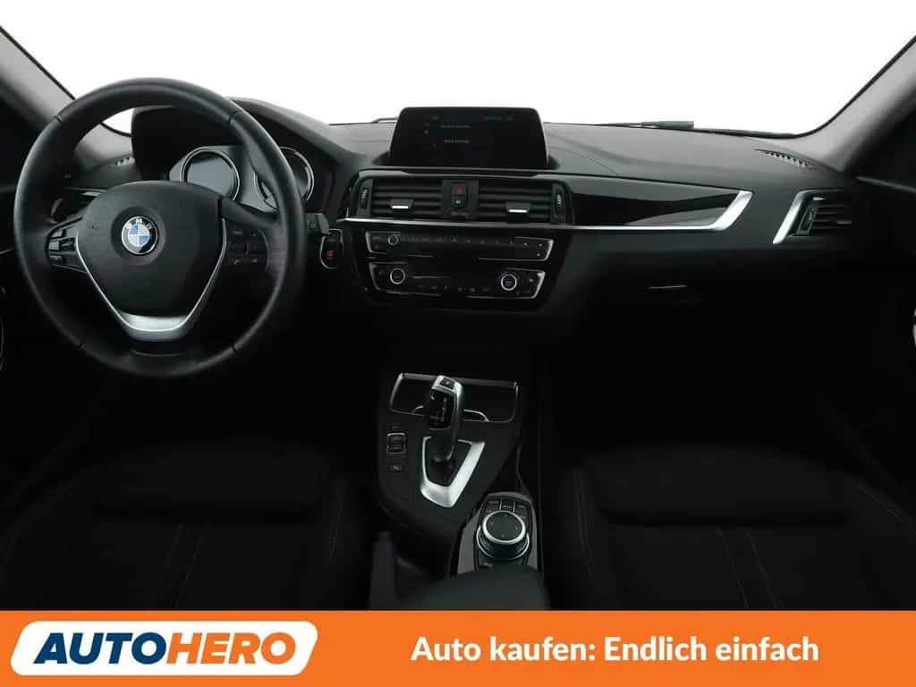 BMW 1 Series 118i Sport Line Aut.*NAVI*LED*TEMPO*PDC*SHZ* 08/2019-photo-11