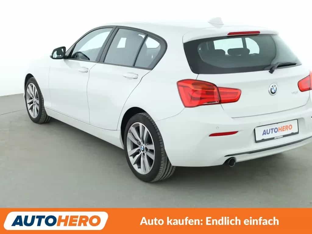 BMW 1 Series 118i Sport Line Aut.*NAVI*LED*TEMPO*PDC*SHZ* 08/2019-photo-3