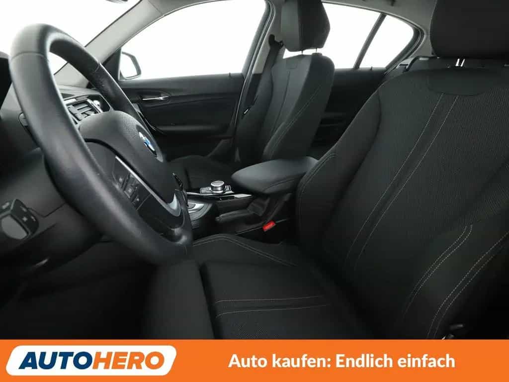 BMW 1 Series 118i Sport Line Aut.*NAVI*LED*TEMPO*PDC*SHZ* 08/2019-photo-9
