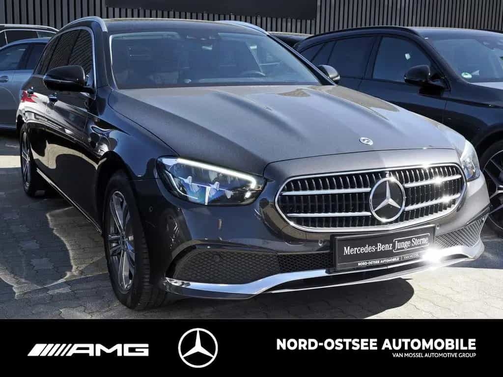 Mercedes-Benz E 220 T d 4M AVANTGARDE DISTRO 360 AHK LED SHD 09/2022-photo-1