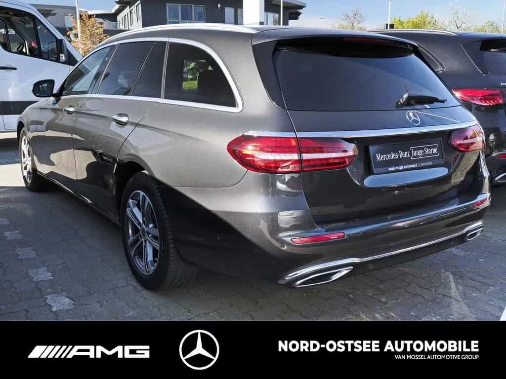 Mercedes-Benz E 220 T d 4M AVANTGARDE DISTRO 360 AHK LED SHD 09/2022-photo-2