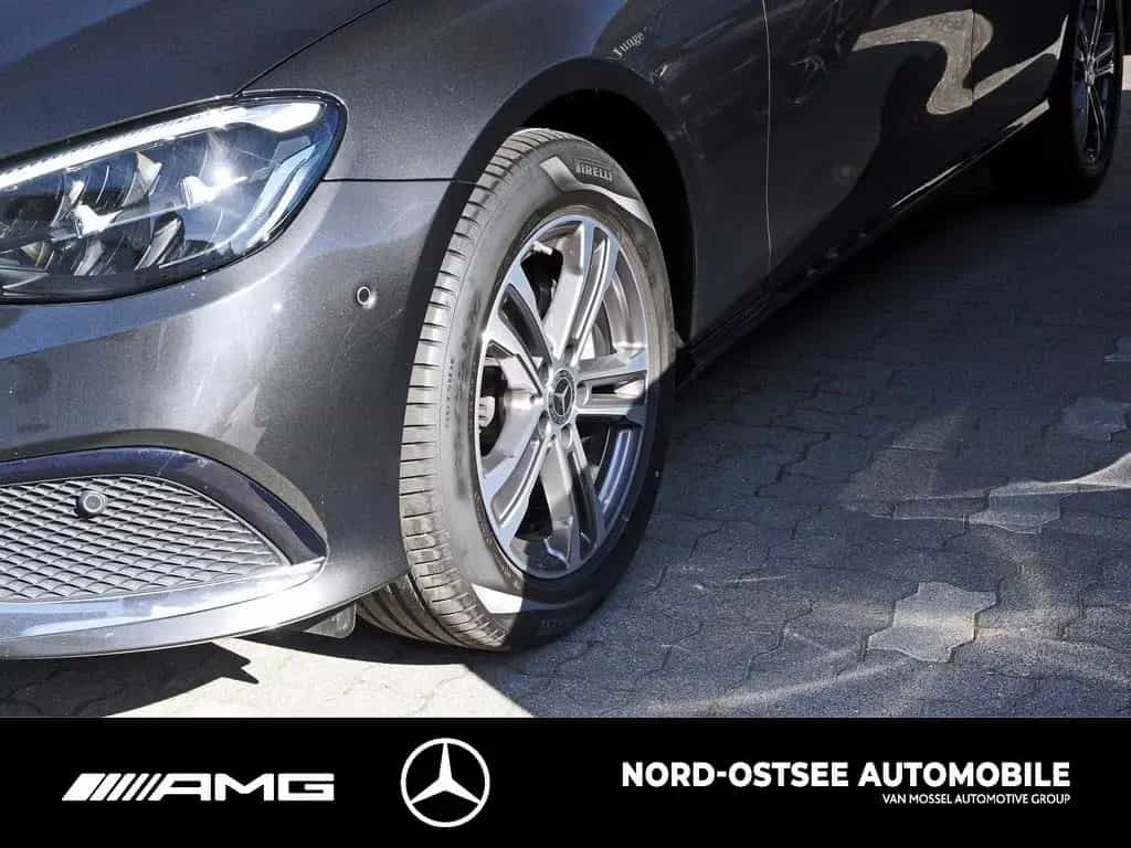 Mercedes-Benz E 220 T d 4M AVANTGARDE DISTRO 360 AHK LED SHD 09/2022-photo-3