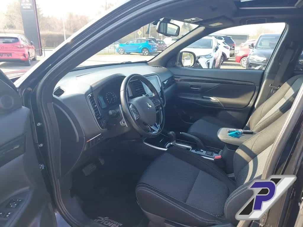 Mitsubishi Outlander 2WD Edition+ Black-Paket Navi+DACH 360 10/2018-photo-11